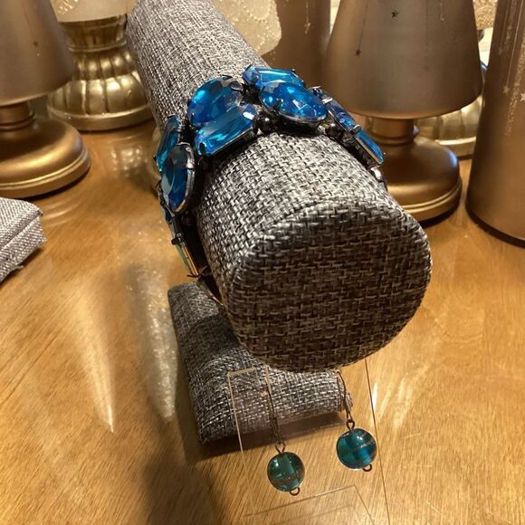 Blue Jewels Bracelet and Earrings - Picture 4 of 5